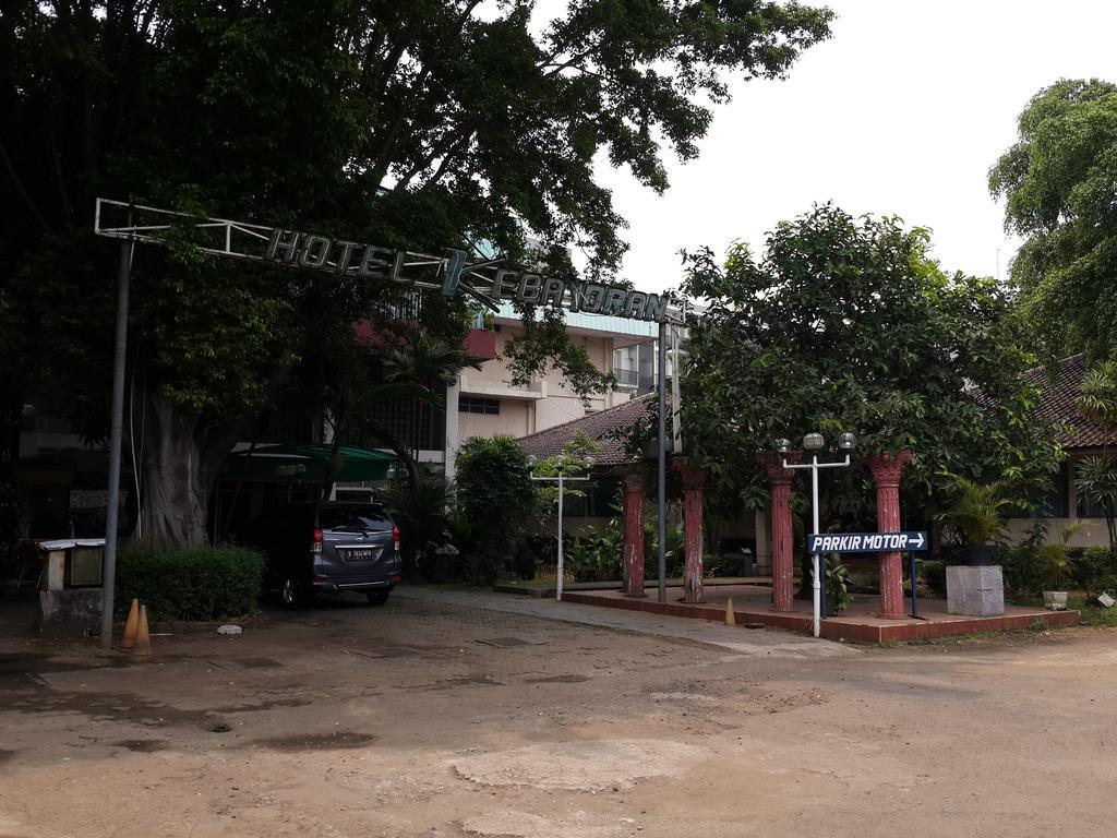 Reddoorz Plus Near Kebayoran Baru Blok S ジャカルタ エクステリア 写真