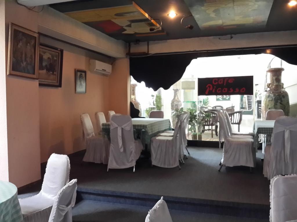 Reddoorz Plus Near Kebayoran Baru Blok S ジャカルタ エクステリア 写真