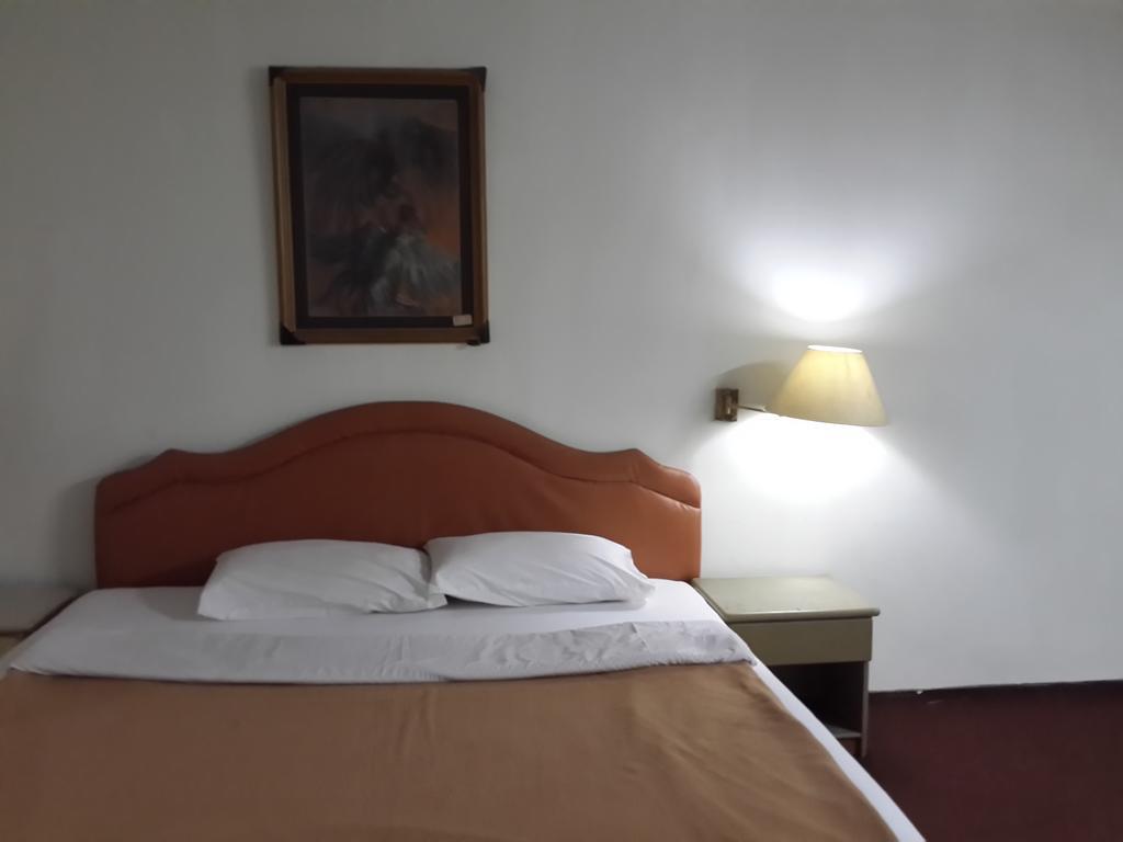 Reddoorz Plus Near Kebayoran Baru Blok S ジャカルタ 部屋 写真